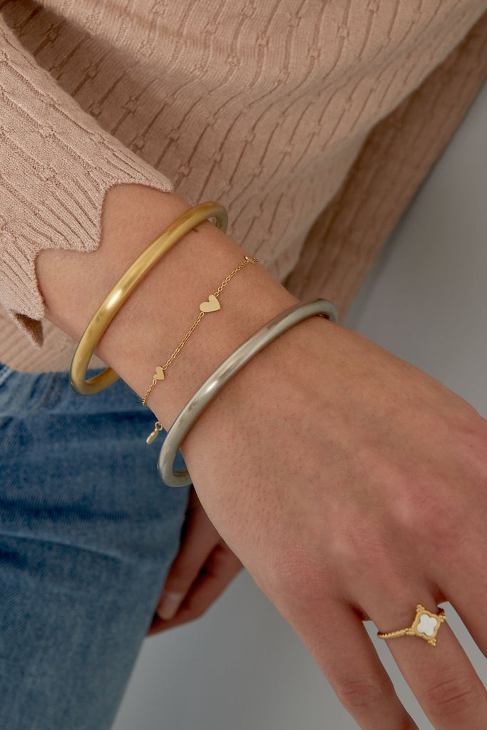 Klassieke Armband met Hartjes – Elegante Damesarmband. Goudkleurige armband dames. Verkrijgbaar bij Optiwatch.nl