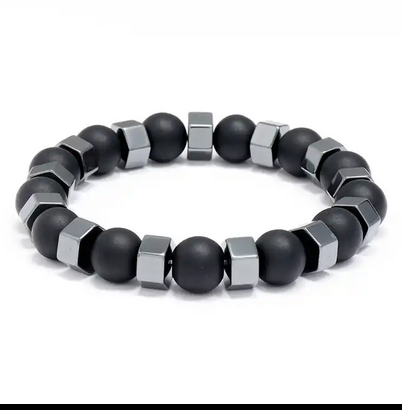 Stoere heren kralen armband met elastische retro design, tijdloos en gedurfd, perfect voor elke moderne stijl. Verkrijgbaar bij Optiwtach